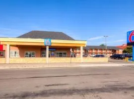 Motel 6-Lethbridge, AB