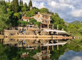 A picture of the hotel: Sunny Terraces