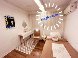 Hotel Photo: Hongdae House Room#G#E#D#R#M