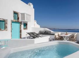 Hotel Foto: Beautiful Santorini Villa - 3 Bedrooms - Villa Agapi Adore - Astounding Caldera Views and Private Hot Tub - Oia