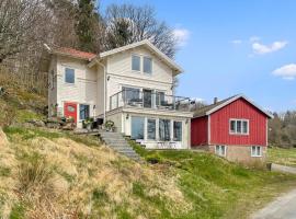 A picture of the hotel: Awesome Home In Kungsbacka With House Sea View