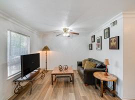 Zdjęcie hotelu: Quaint Condo with Pool Access 4 Mi to Dtwn Dallas!