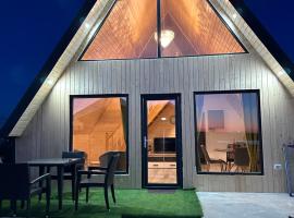 Casa de lemn 1,Tip A, hotel in Corbu