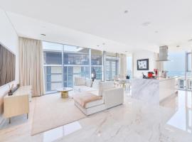 Premium 2+1 BR condo in the heart of Bluewaters Island, hotel v Dubaji