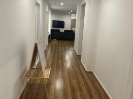 Hotel Photo: Home away from Home 22 mins from Airport and CBD