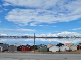 Hotel Photo: Yggdrasil Sea View Lodge