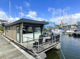 Gambaran Hotel: Awesome Ship In Hellevoetsluis With House Sea View