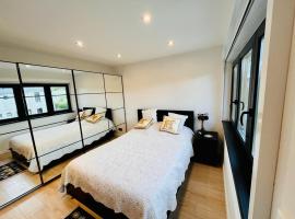 Hotel foto: Town house with garden - 1 room with shared bathroom