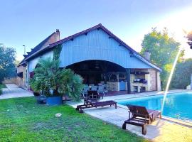 Foto di Hotel: Maison de vacances tout confort, piscine privée & équipements uniques, DORDOGNE