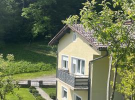 Hotel Photo: Apartma Movrin