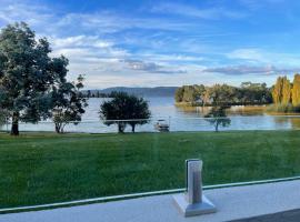 Horizons 424 Lake Jindabyne Waterfront 2 Bedroom Apartment, hotel in Jindabyne