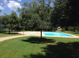 A picture of the hotel: Residence Il Giardino - Sunny Apartment W/Parking!