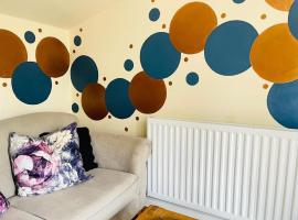 Хотел снимка: Cambridge 4 Bedroom Sleeps 9 Wi-Fi Garden, LONG STAYS ACCEPTED- Orchid House