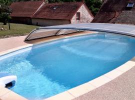 Zdjęcie hotelu: Maison d'une chambre avec piscine partagee terrasse amenagee et wifi a Saint Victor