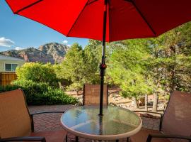 Hotel foto: Sedona Agave House with patio views, telescope, board games and centrally located!