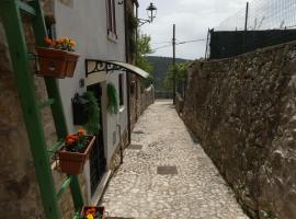 A picture of the hotel: SCAPPO IN UMBRIA, Vicoletto