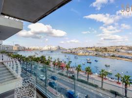 รูปภาพของโรงแรม: Lovely Waterfront Apt with Stunning Views in Gzira by 360 Estates