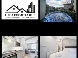 HillTop View 'Sleeping 5 guests', hôtel à Derry Londonderry