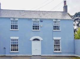 호텔 사진: Beautiful 4-Bed House in Kildare