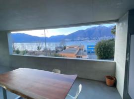 A picture of the hotel: Appartamento con terrazza spaziosa vista lago Relax & Comfort