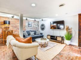 Hotel fotografie: Chic Derby Square Condo in the Heart of Salem!