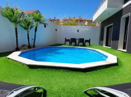 होटल की एक तस्वीर: Agradable casa con piscina