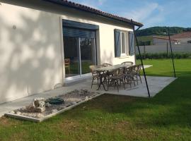 Hotel Photo: GITE chez mamie - 7 personnes A SAINTE LIVRADE SUR LOT