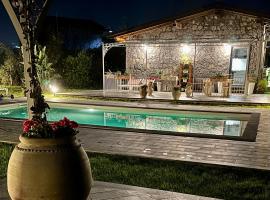 酒店照片: Casa vacanze con piscina riscaldata - Uso Esclusivo