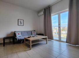 ホテル写真: Finikas Spata Holiday Apartment