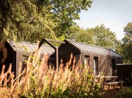 Hytte I Tiny house met zonnige bostuin, hotel v destinaci Epe