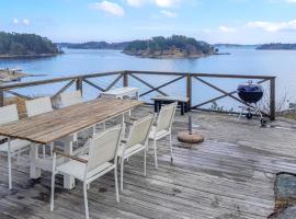 Hotel Photo: 1 Bedroom Awesome Home In Djurhamn