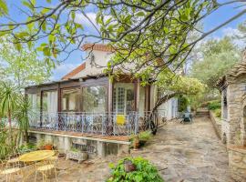 Hotel fotografie: Stunning Home In Saint-clment-de-rivire With Wifi