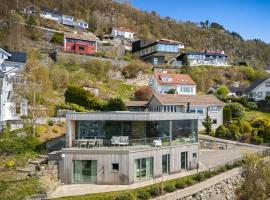 Hotel Photo: Amazing View - 5 bedrooms - new house - modern and exclusive