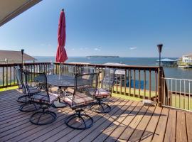 Hotel foto: Spacious Livingston Home with Private Boat Dock