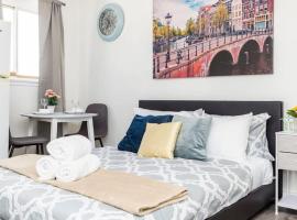 A picture of the hotel: Pet-Friendly Studio Unit in Chinatown