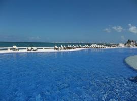 Foto do Hotel: Punta me Luxury Apartment Beach front & nice sea view