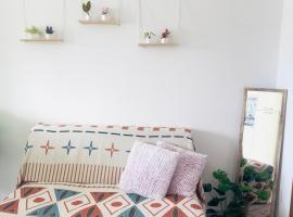 Hotel Photo: Cozy Central Apartment - Swieqi