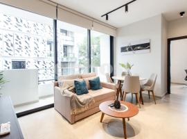 Фотография гостиницы: Bright Apartment A Block Behind Shopping Del Sol