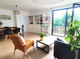 Zdjęcie hotelu: Spacious apartment with garden and parking slot