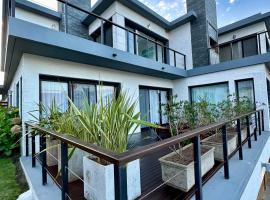 Amplio duplex al mar en manantiales, hotel in Punta del Este