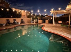 รูปภาพของโรงแรม: San Diego Santee Accessible 4 Bed w/ Pool