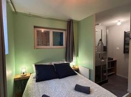 A picture of the hotel: Le cosy Balat Biel RDC jardin spacieux