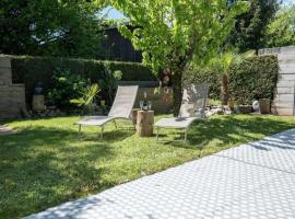 รูปภาพของโรงแรม: Appartement avec Jardin à 10 min d'Annecy