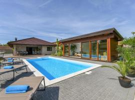 Hotel Photo: Gorgeous Home In Puscine With Sauna