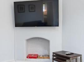 Hotel Photo: Convenient and Cosy 1BD Unit with free wine