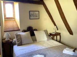 होटल की एक तस्वीर: Maison de 2 chambres avec jardin clos et wifi a Vitrac