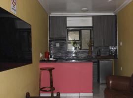 Foto di Hotel: DreamWest Living The Guesthouse