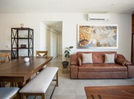 รูปภาพของโรงแรม: Spacious 3 bedroom apartment with cool amenities