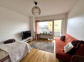 Foto di Hotel: Modern & Central Studio Apartment with Balcony