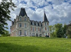 होटल की एक तस्वीर: Château De L'aubrière - Teritoria